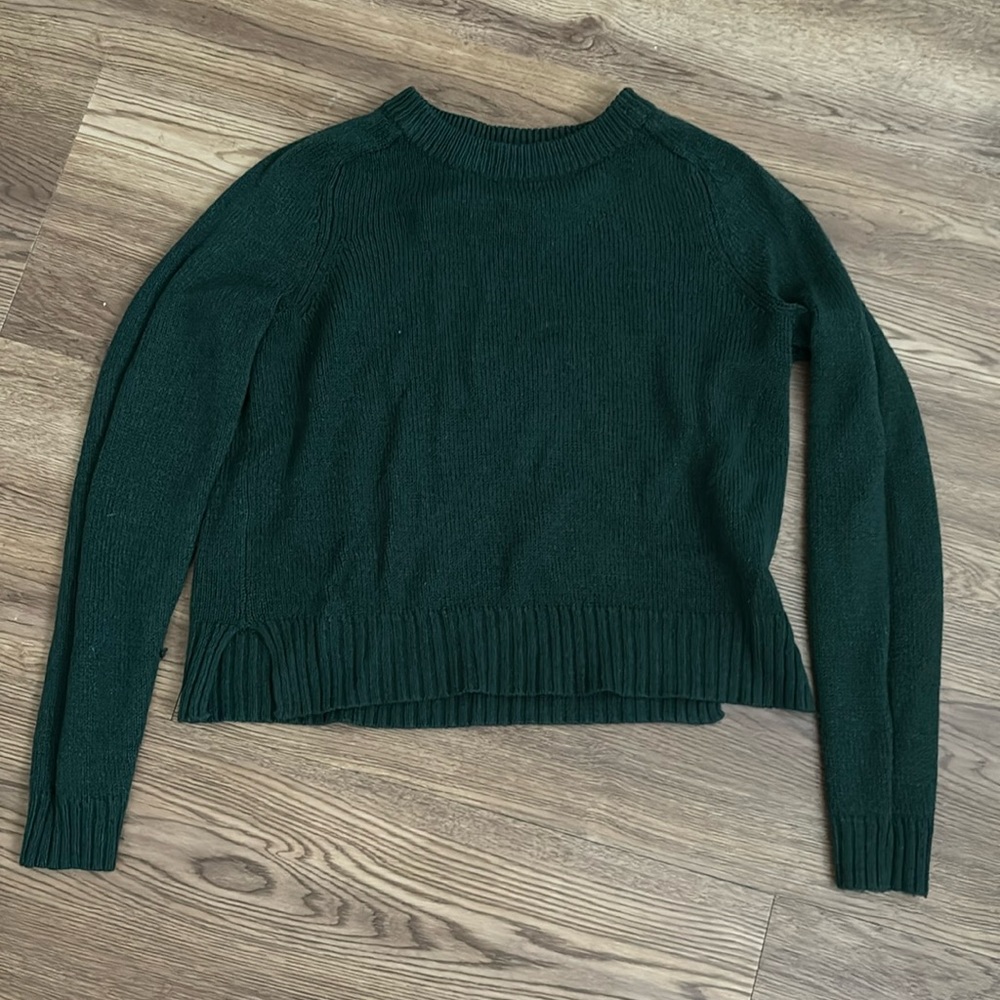 ⭐️Cropped sweater⭐️ - Picture 1 of 2